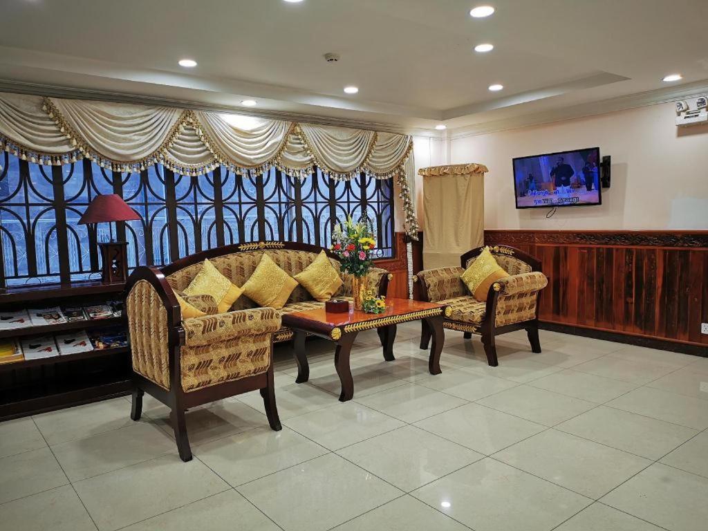 Jun Yue Hotel Phnom Penh Dış mekan fotoğraf