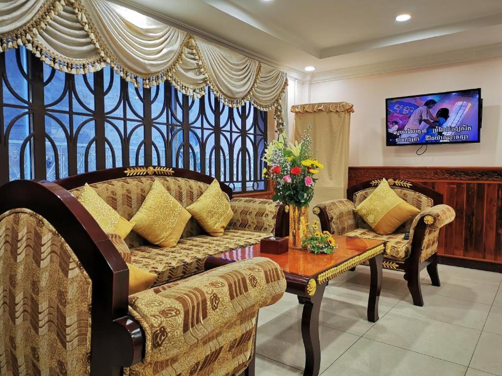 Jun Yue Hotel Phnom Penh Dış mekan fotoğraf