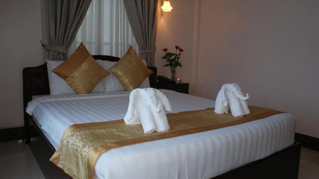Jun Yue Hotel Phnom Penh Dış mekan fotoğraf